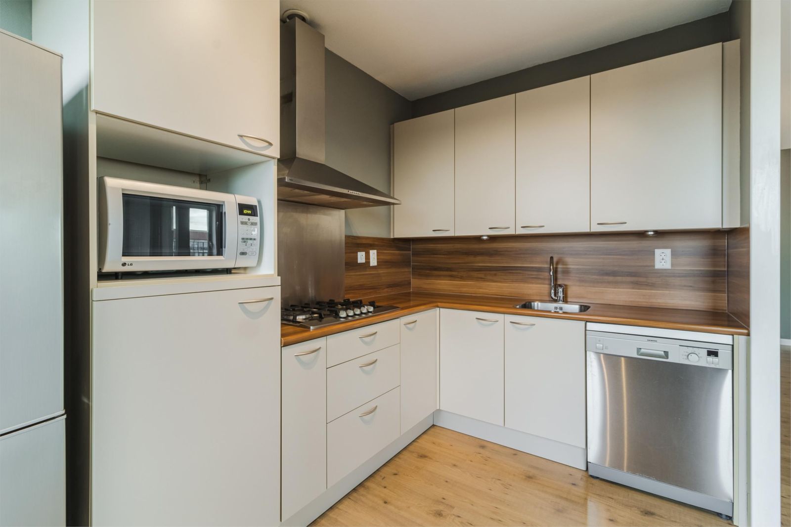 Simon Carmiggelthof 129