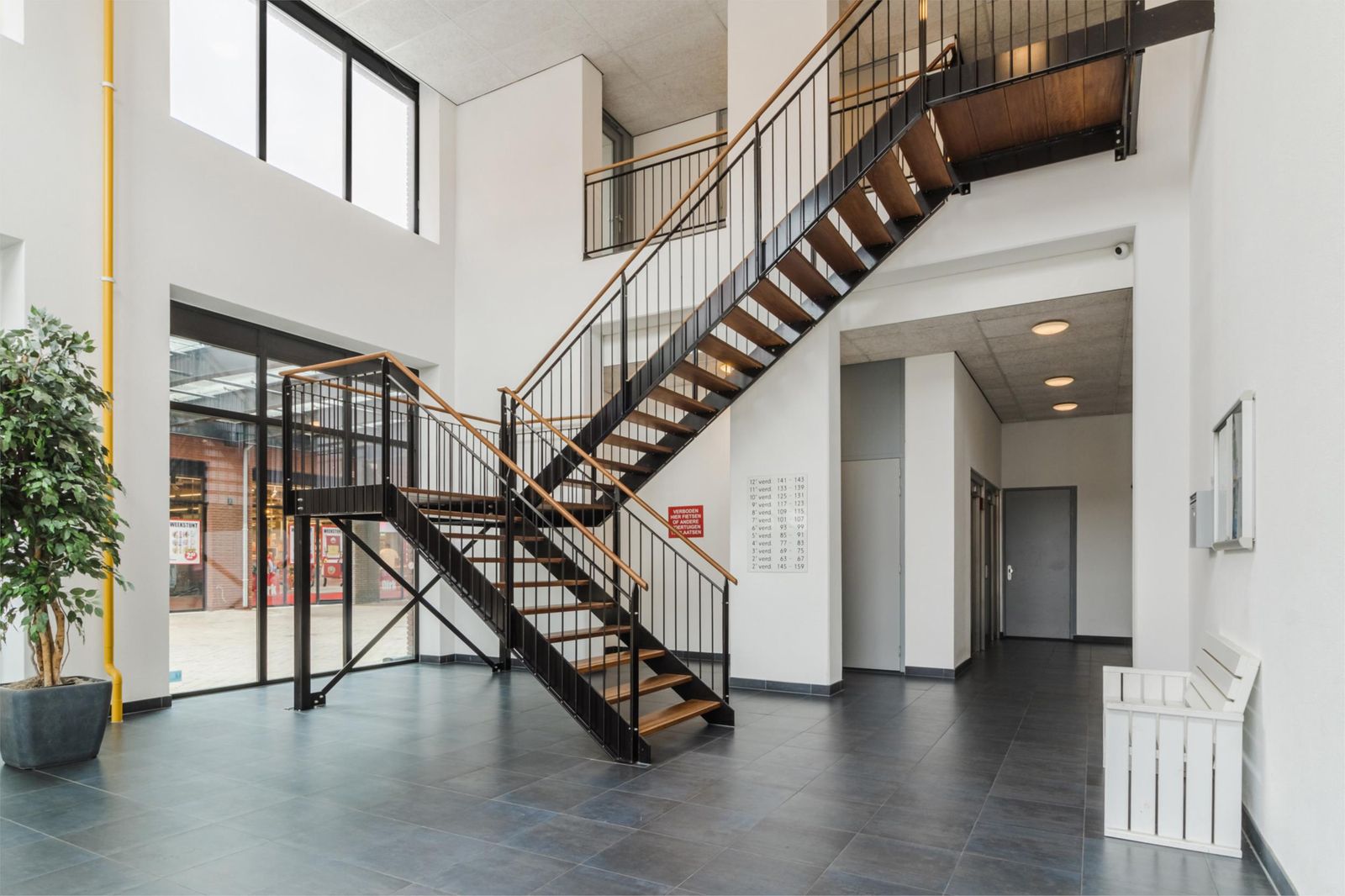 Simon Carmiggelthof 129