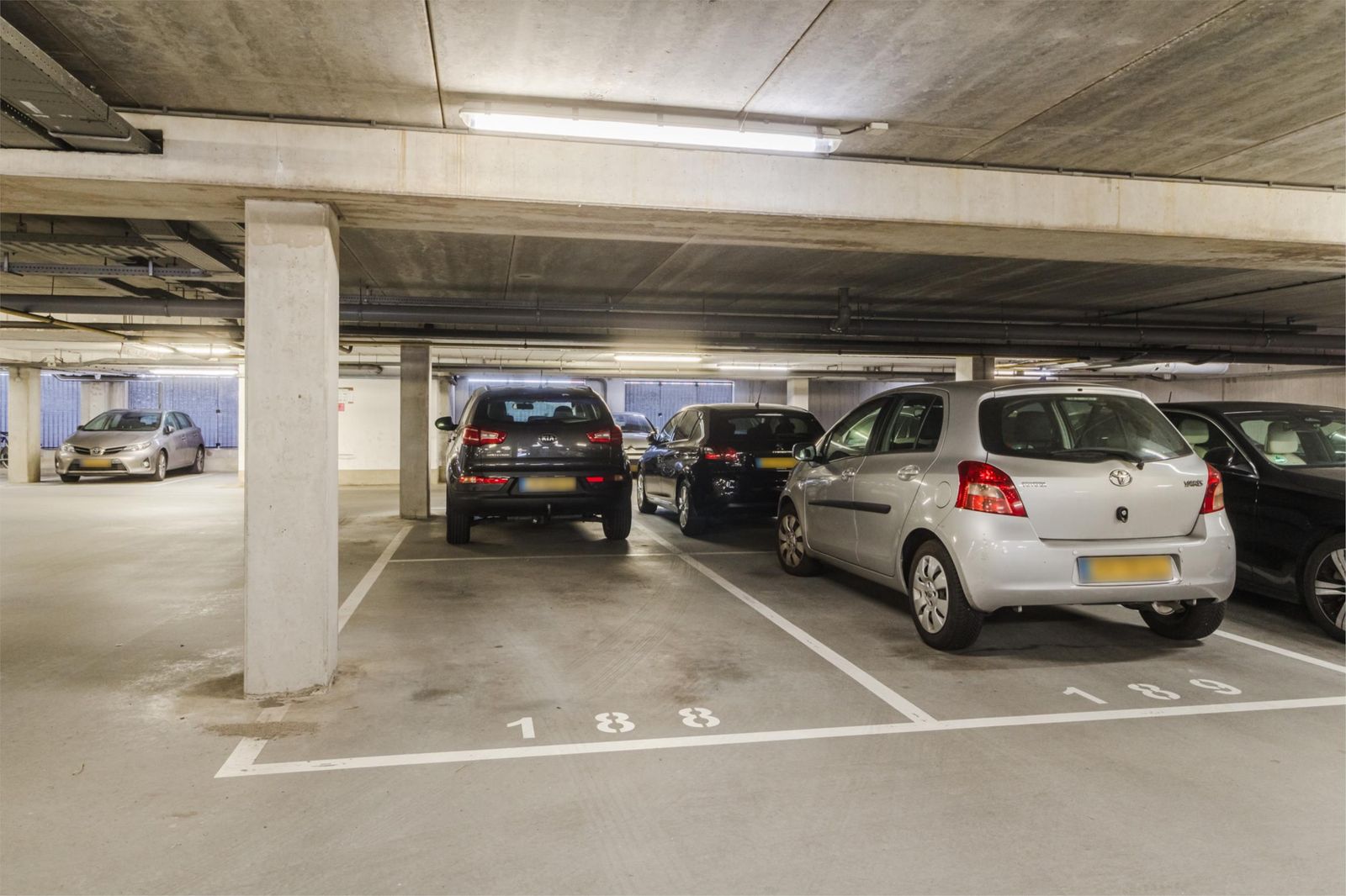 Simon Carmiggelthof 129