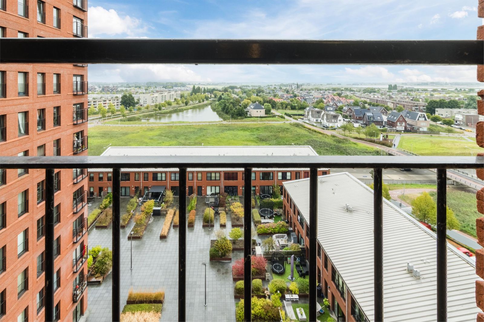 Simon Carmiggelthof 129