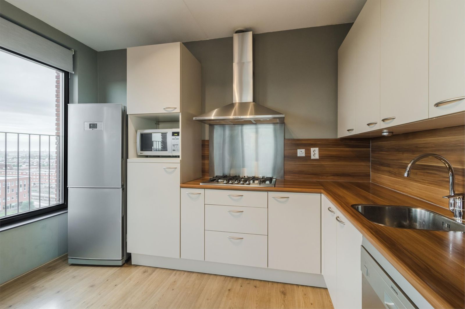 Simon Carmiggelthof 129