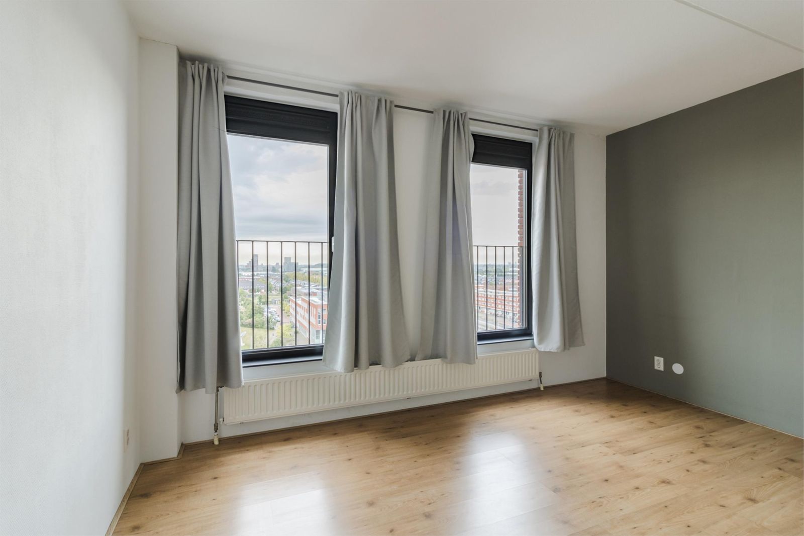 Simon Carmiggelthof 129