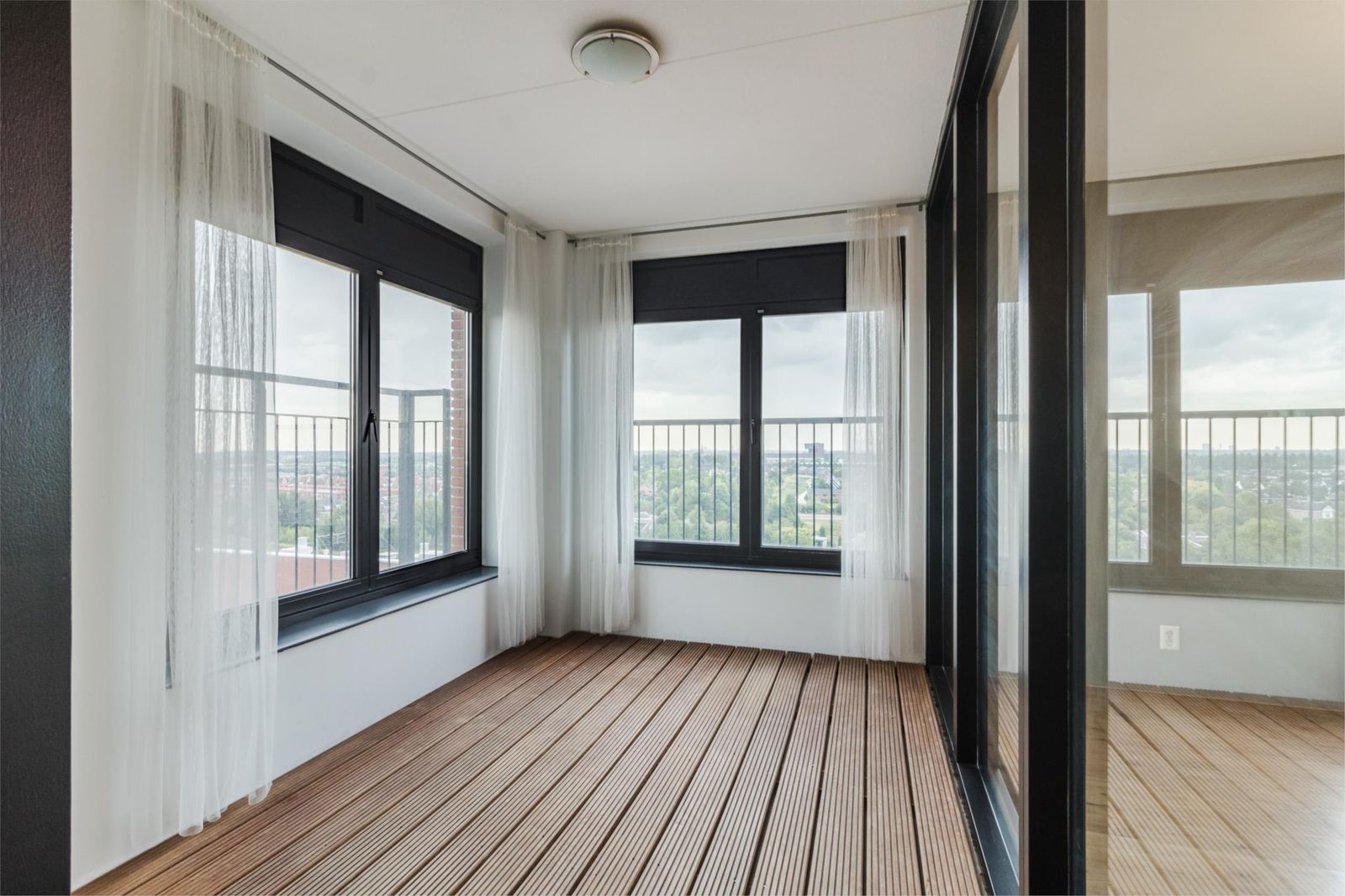 Simon Carmiggelthof 129