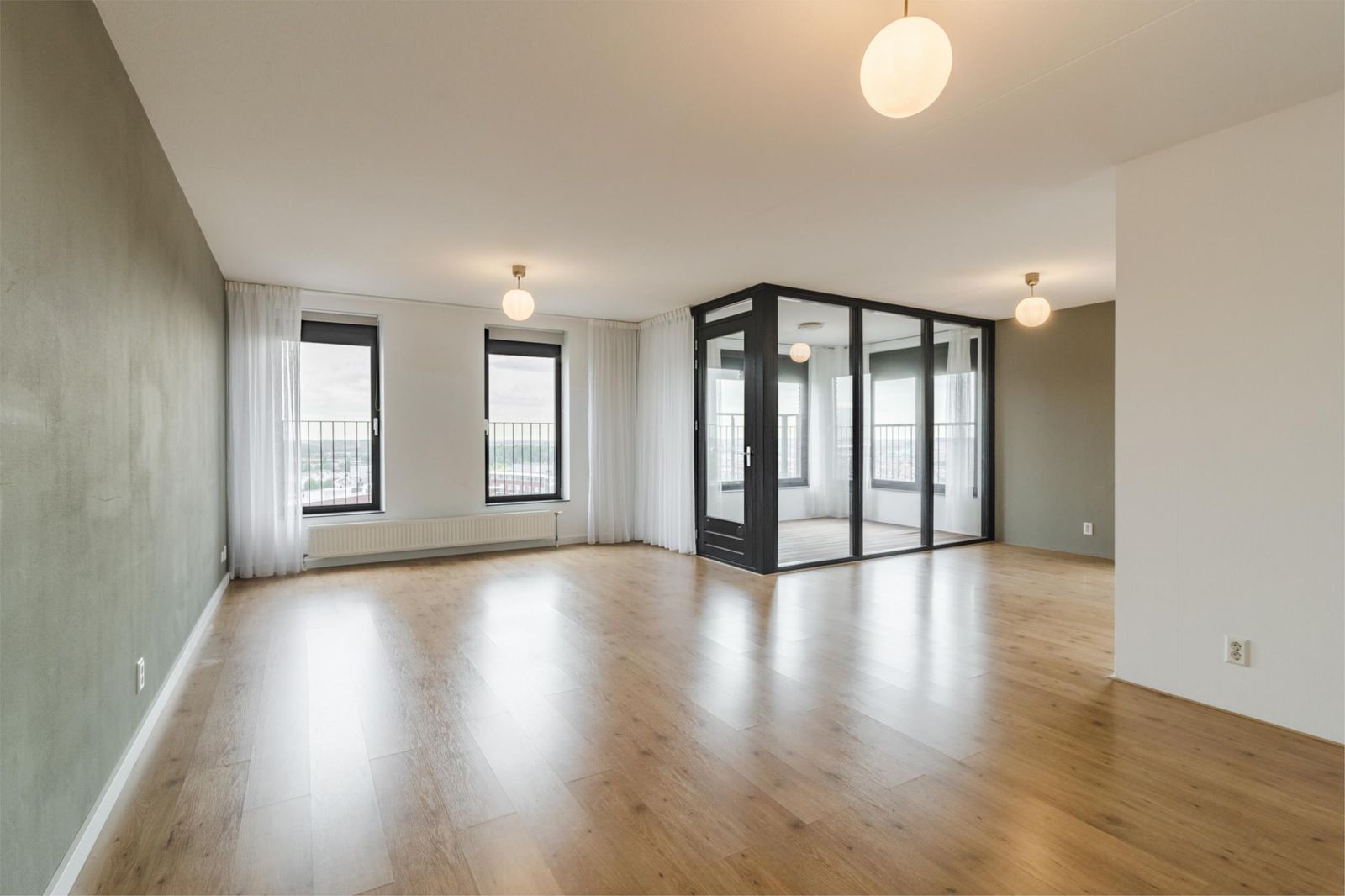 Simon Carmiggelthof 129