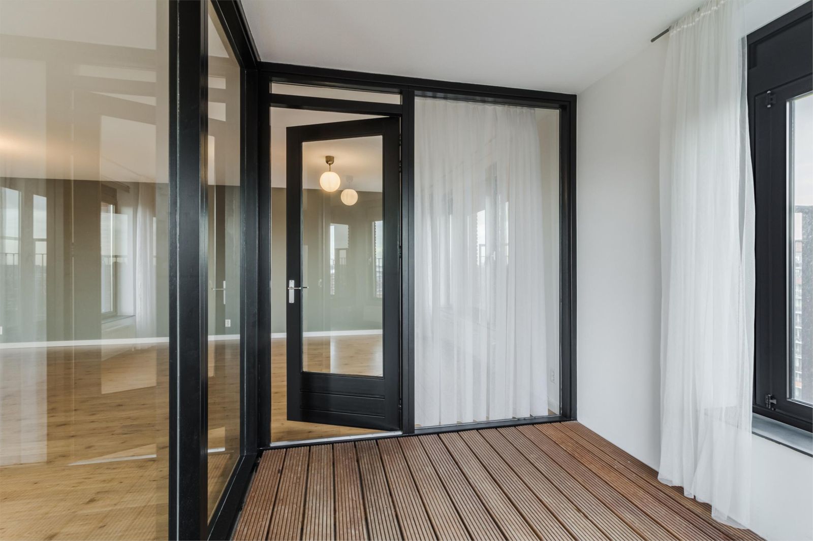 Simon Carmiggelthof 129