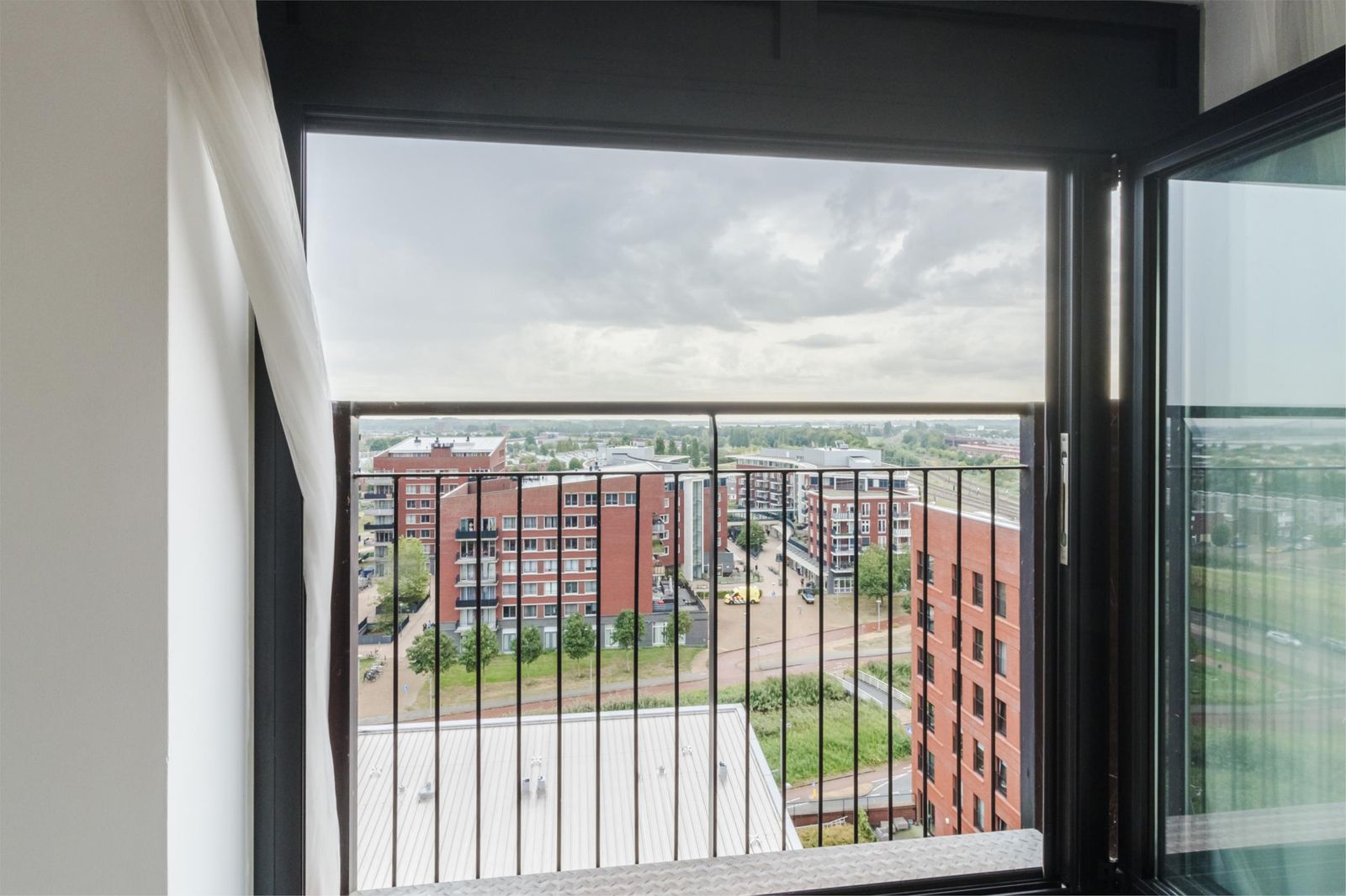 Simon Carmiggelthof 129