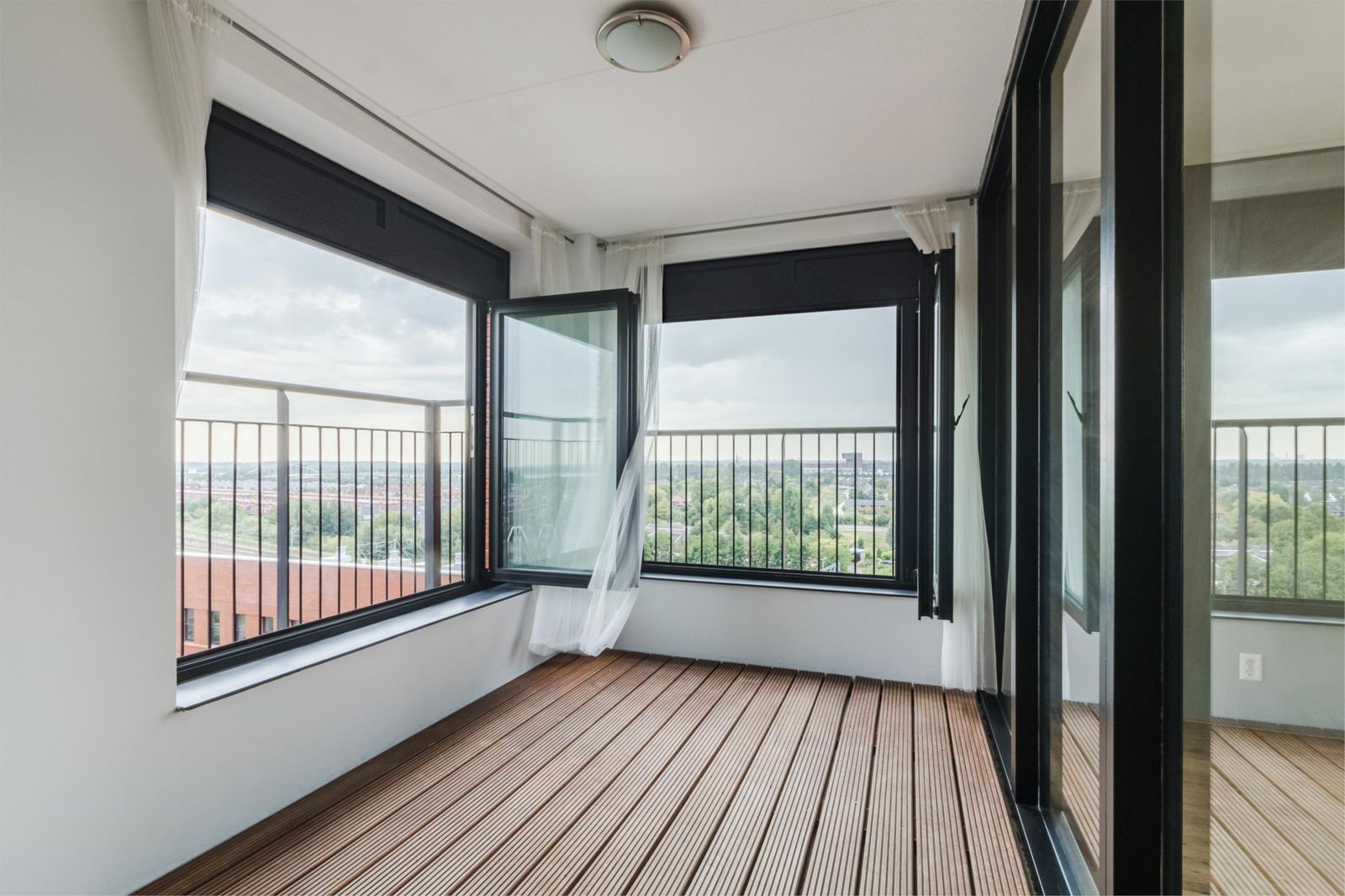 Simon Carmiggelthof 129