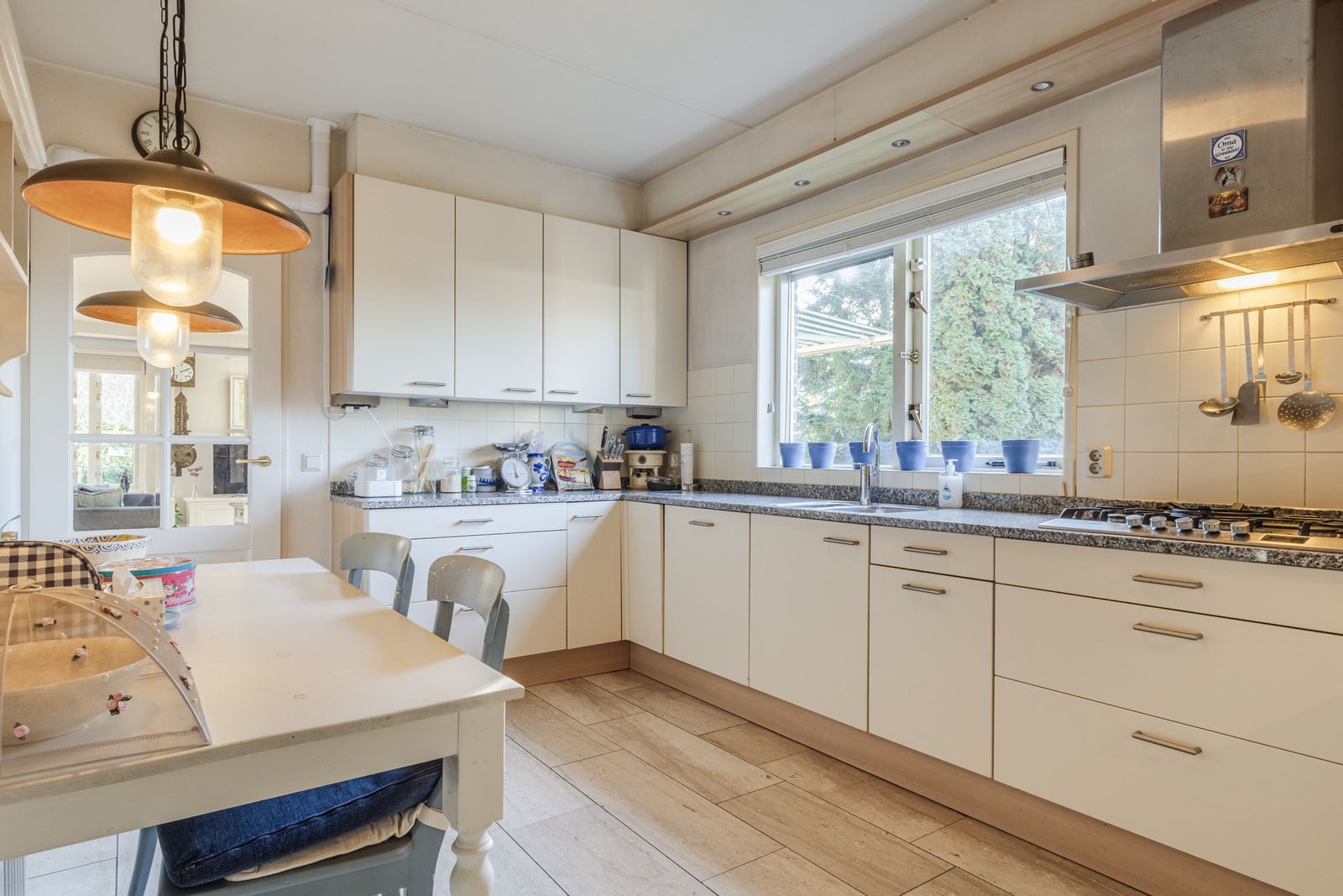 Kon Wilhelminaweg 24