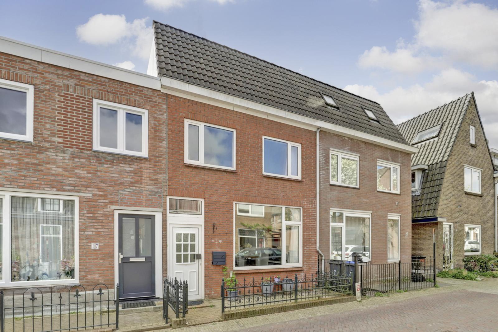 1e Nieuwstraat 19