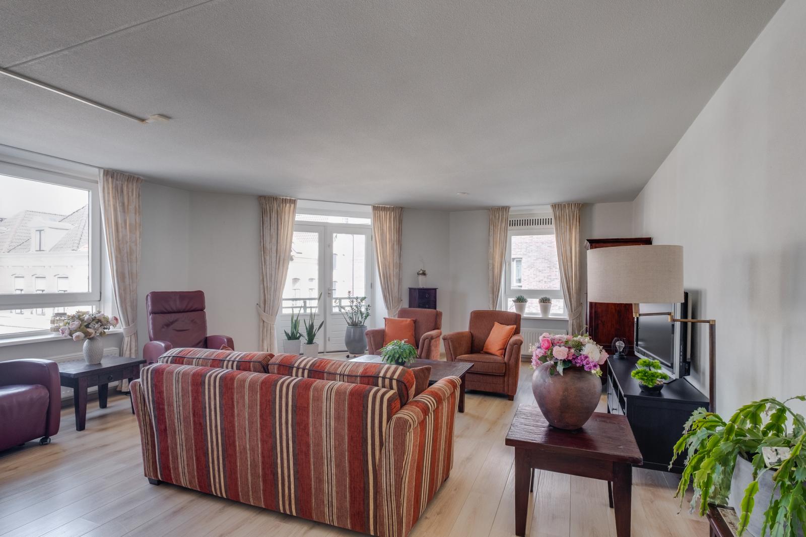 Graaf van Burenstraat 2F27