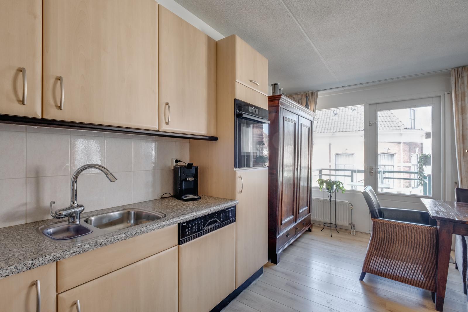 Graaf van Burenstraat 2F27