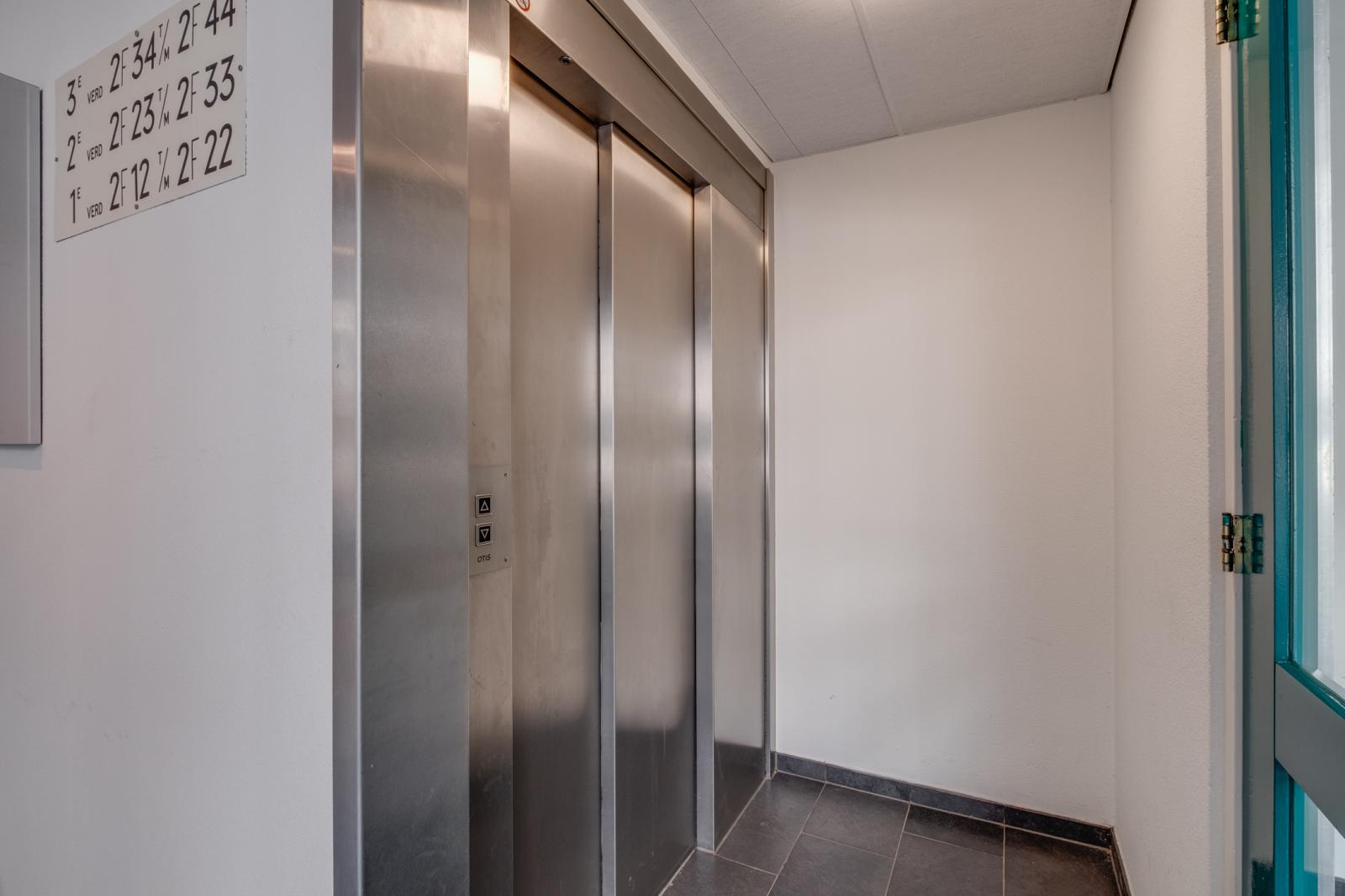 Graaf van Burenstraat 2F27