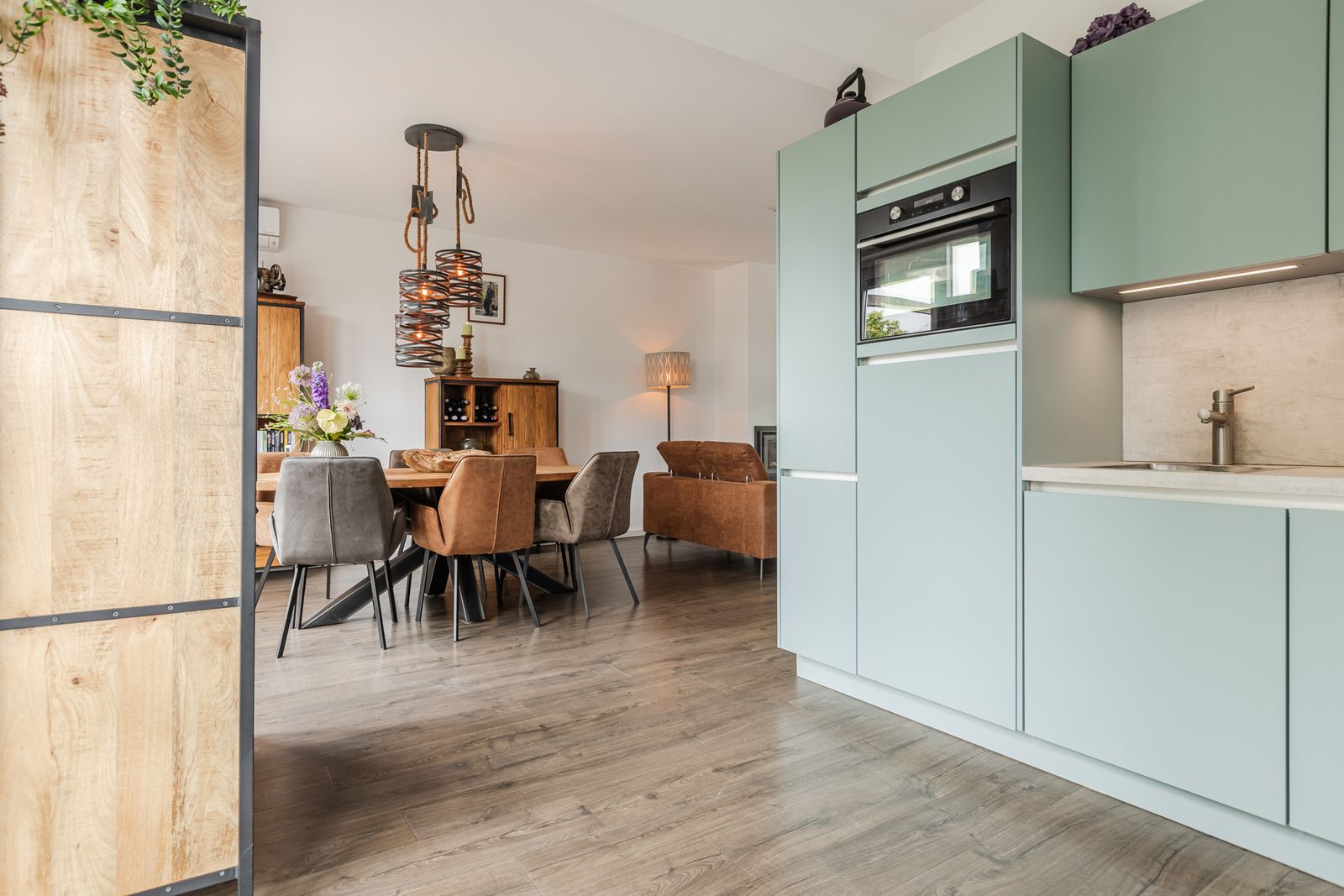 Spoorstraat 27
