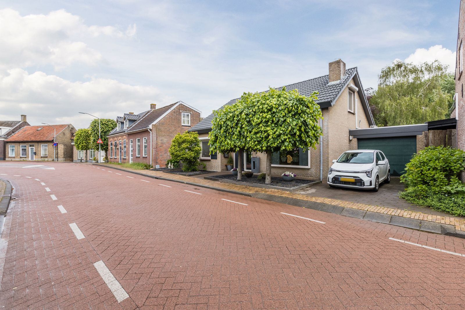 Spoorstraat 27