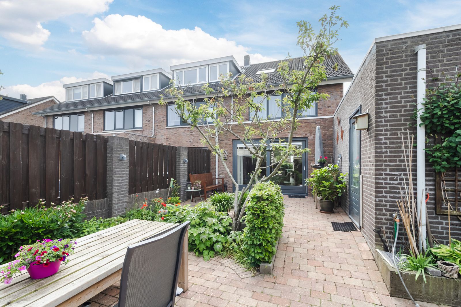 Vrouwe Van Loonstraat 19