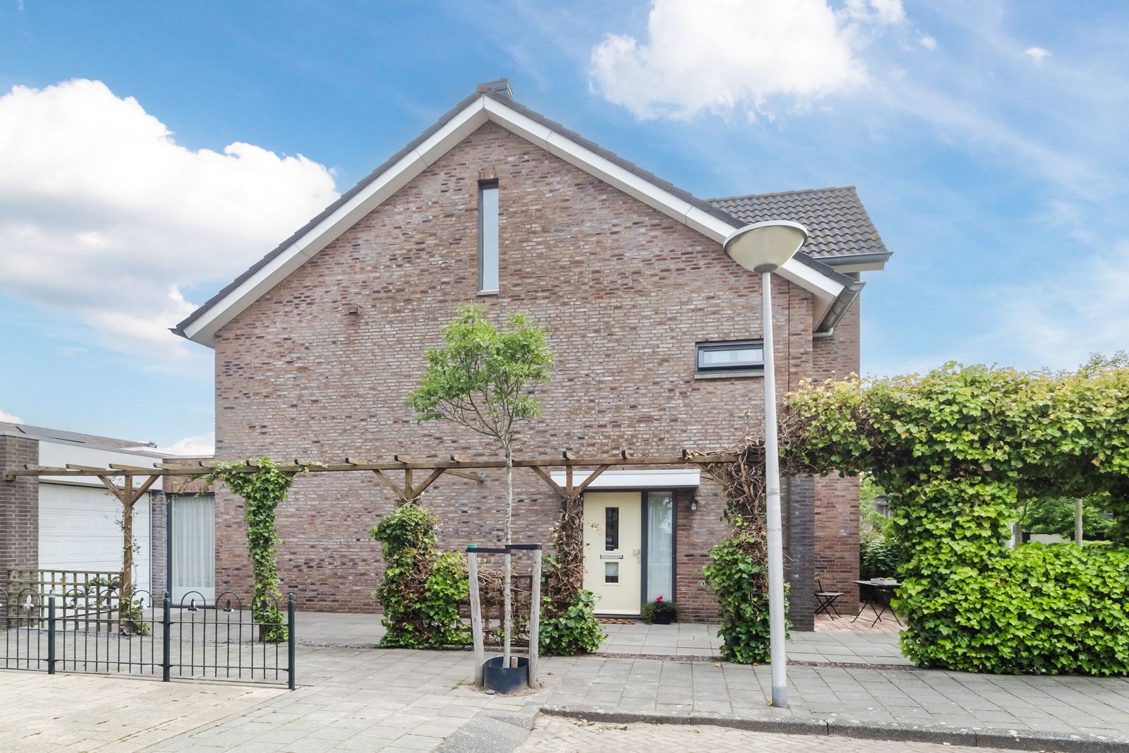 Vrouwe Van Loonstraat 19