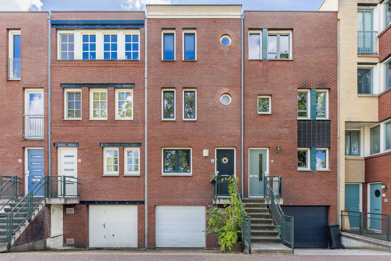 Dom H. van der Laanstraat 8