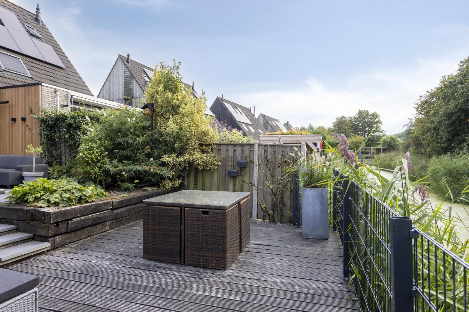 Schoener 42 47