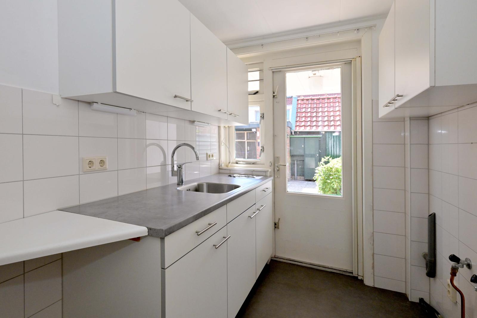 Tjoenerstraat 8