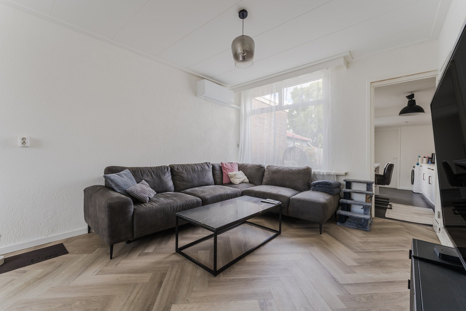 Dorpsstraat 929