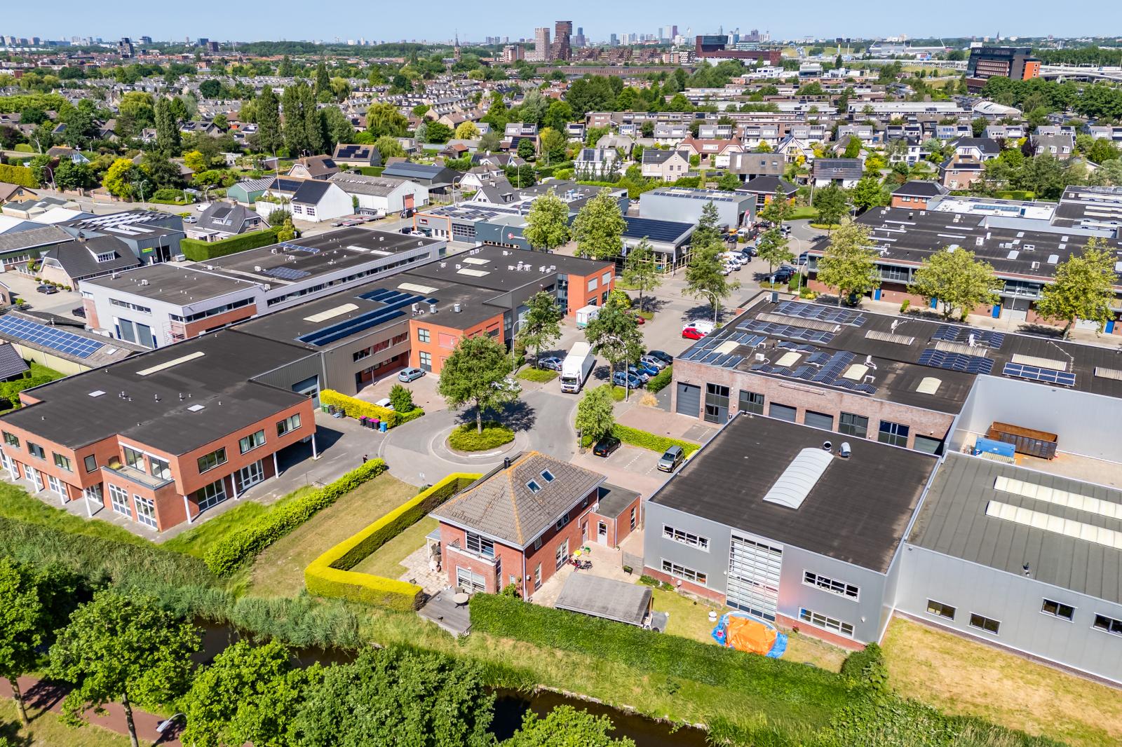 Hoefsmid 27-29