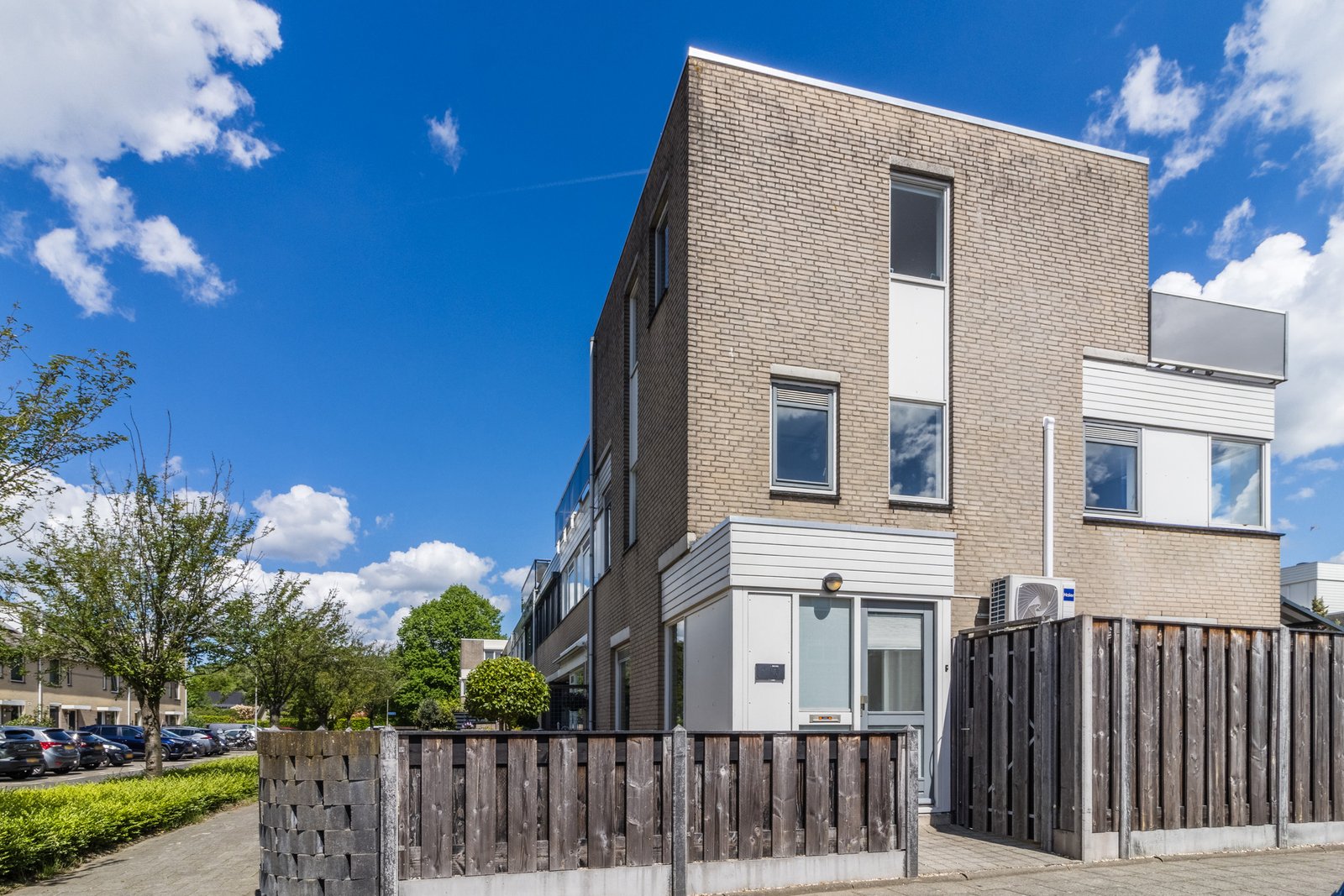 Van der Waalsstraat 1