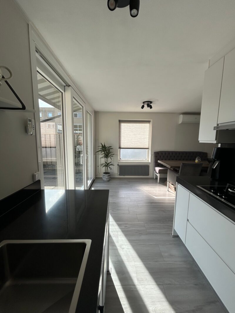 Van der Waalsstraat 1